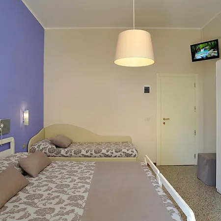מלון Roma 3*